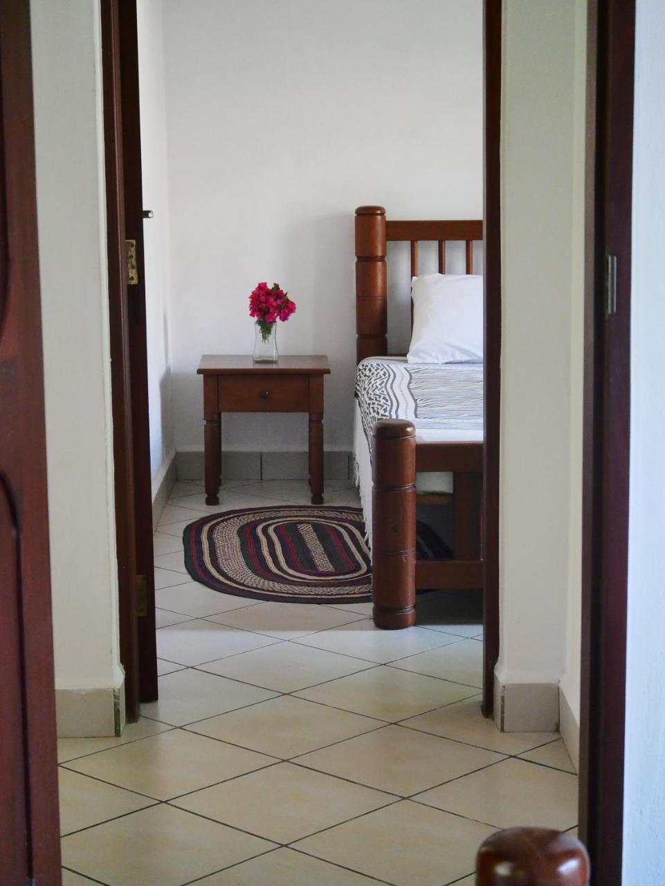 Diani Cottages Diani Beach Esterno foto
