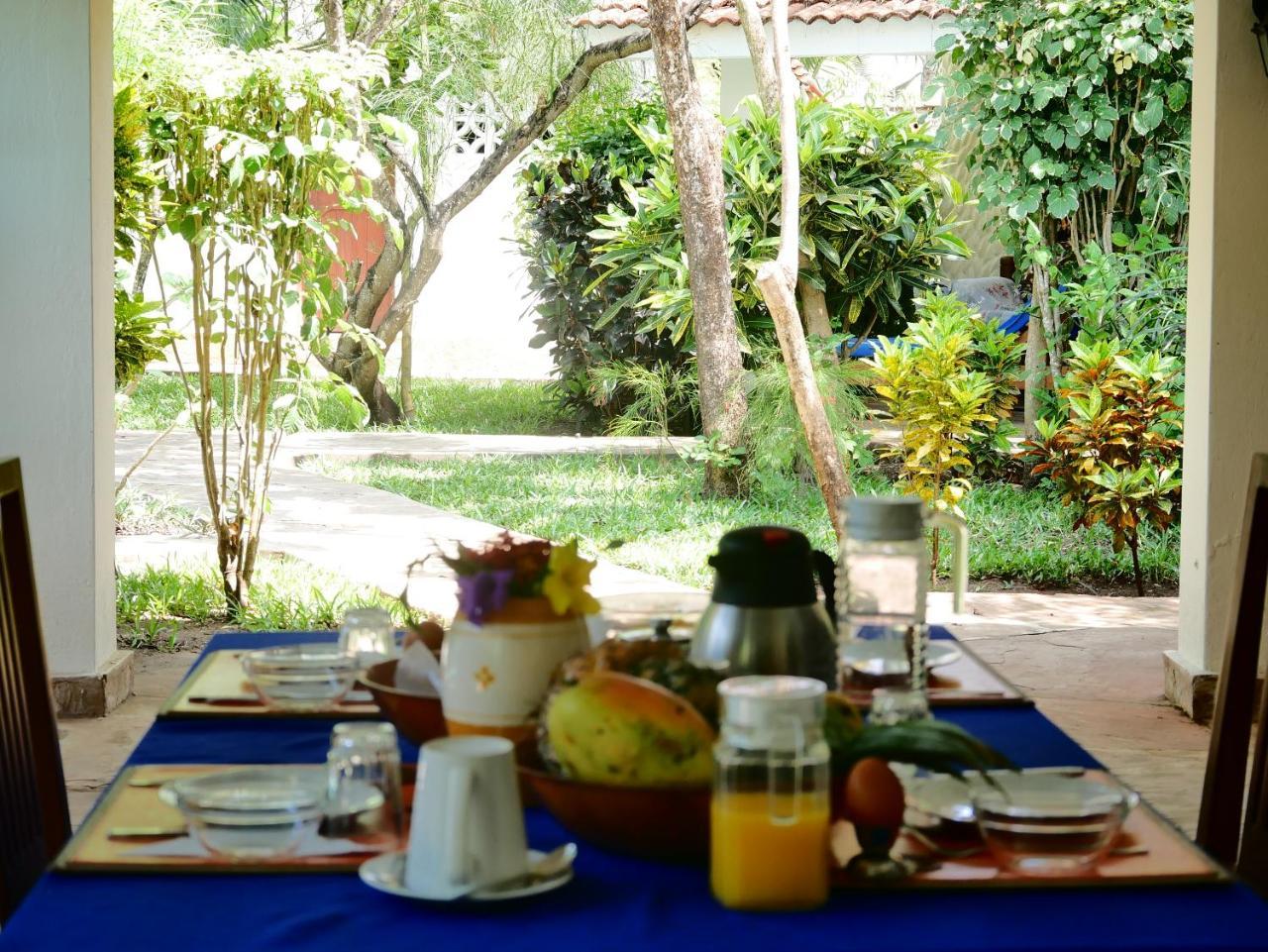 Diani Cottages Diani Beach Esterno foto