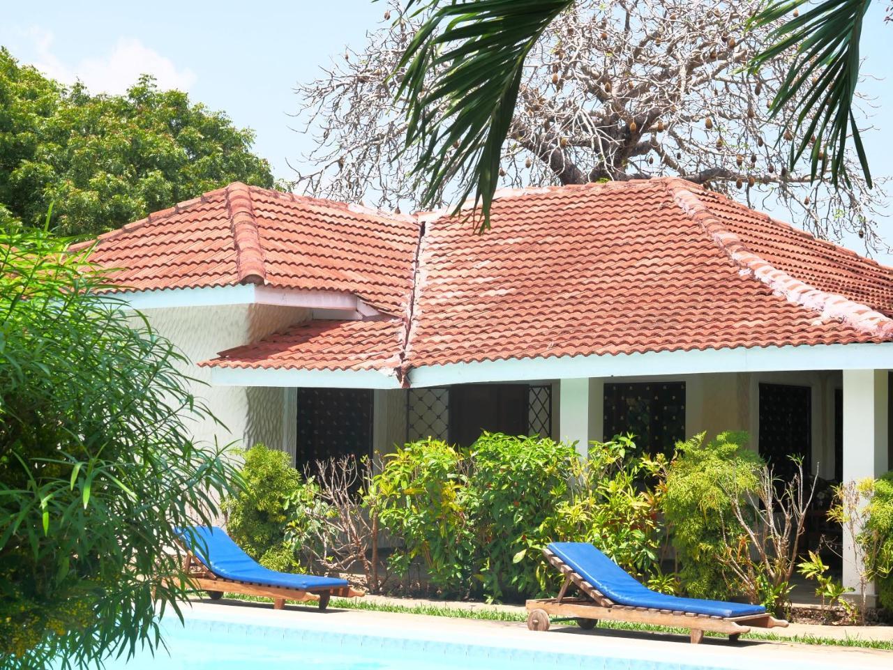 Diani Cottages Diani Beach Esterno foto