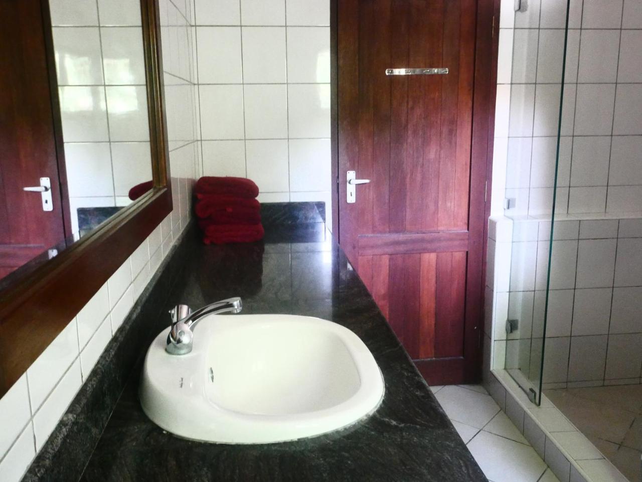 Diani Cottages Diani Beach Esterno foto