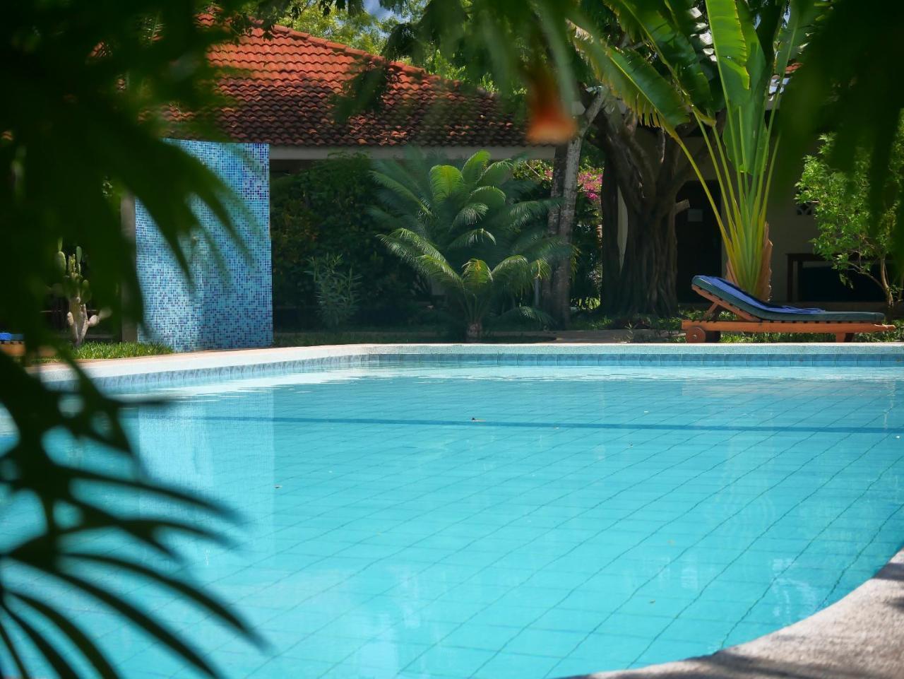 Diani Cottages Diani Beach Esterno foto